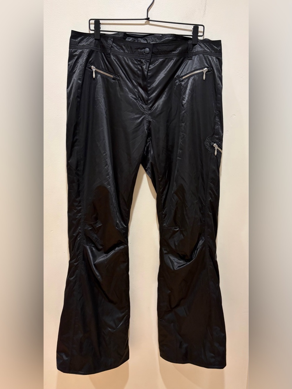 Obermeyer Y2K Black Glossy Sateen Style Winter Ski Snow Pants - Women’s Size 16